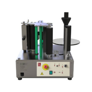 Etykieciarka półautomatyczna E03 – precyzyjne etykietowanie butelek cylindrycznych